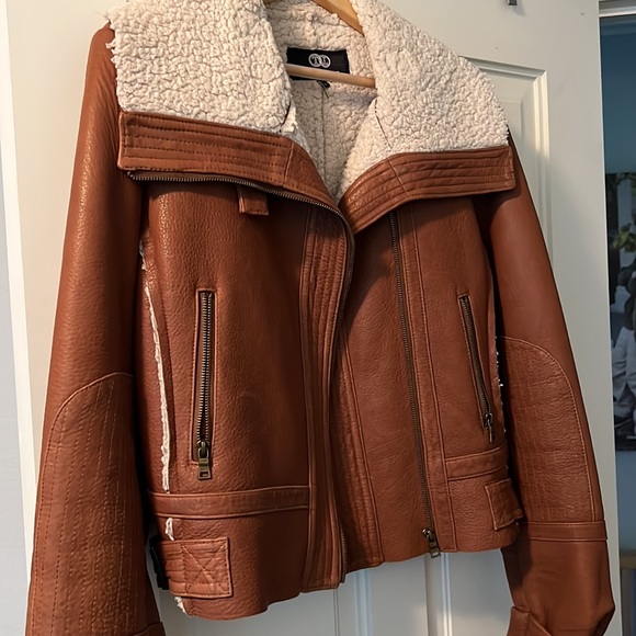 Leather jacket - Picture 11 of 16